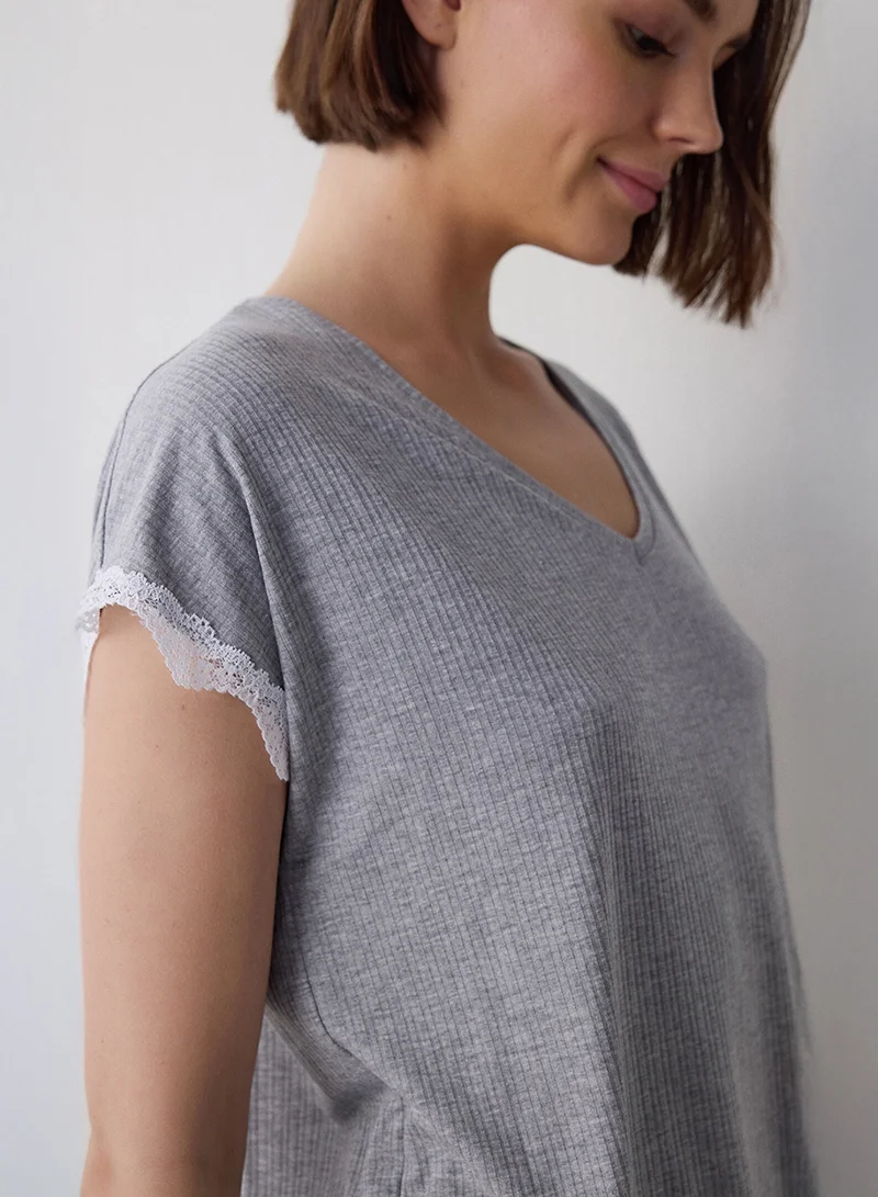 Penti Lace V-Neck Short Sleeve Capri Pajama Set